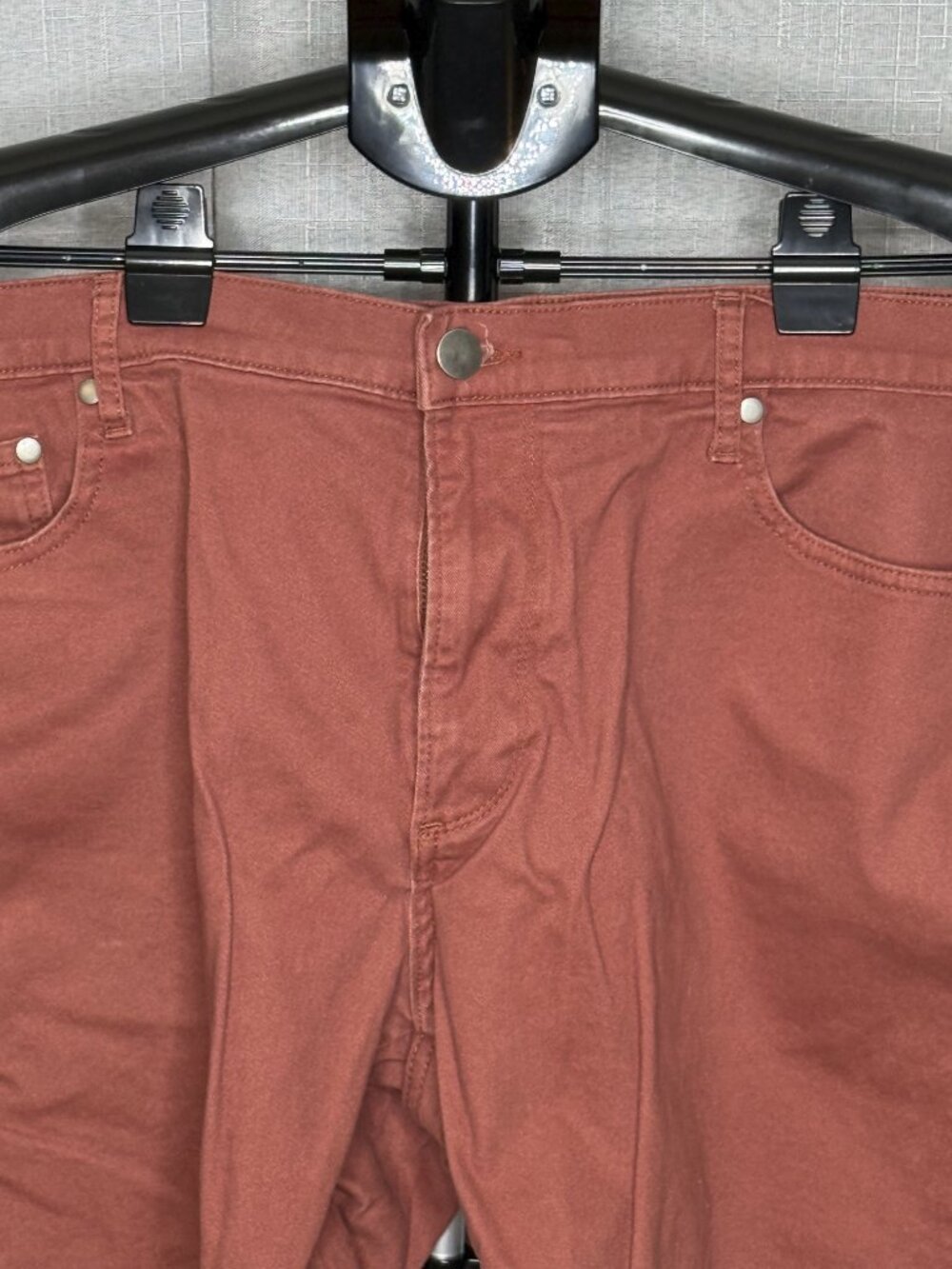 Amazon Essentials - Mens Chino Flat Front 7" Shorts - Size 38